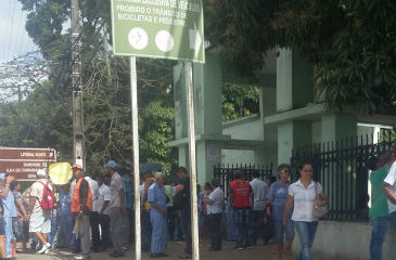  No Hospital Baro de Lucena (HBL), os trabalhadores fecharam a Avenida Caxang. Foto: Reproduo/ WhatsApp