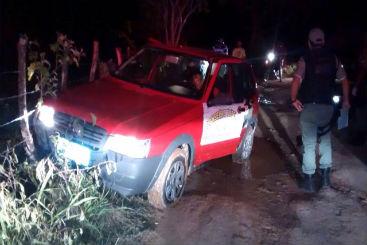 Vtimas foram assassinadas a tiros dentro do carro do Conselho Tutelar de Poo (WhatsApp/Diario)