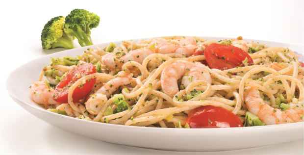 Spaguetti italian diet, feito de massa integral, mistura massas e frutos do mar.. Foto: Verbo Comunicao/Divulgao