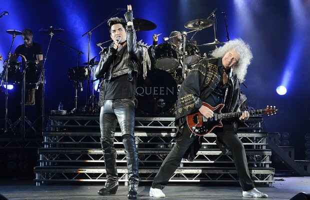 Membros do Queen se apresentam com Adam Lambert. Crdito: Divulgao