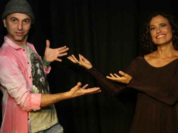 Zeca Baleiro e Zlia Duncan dividem o palco do Teatro Guararapes. Foto: Dudu Leal/Divulgao