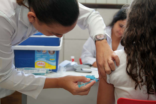 Campanha de vacinao contra o vrus HPV comeou na ltima segunda-feira (2). Foto: Annaclarice Almeida/DP/D.A Press (Credito: Annaclarice Almeida/DP/D.A Press)