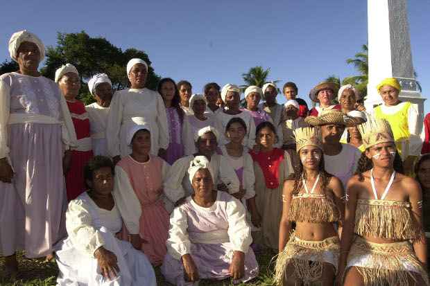 Grupo de mulheres homenageia as heronas de Tejucupapo. Foto: Gil Vicente/DP/D.A Press