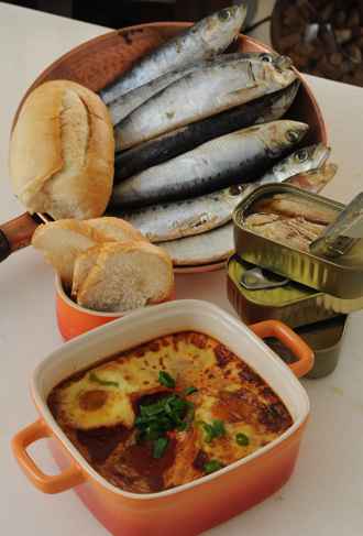 Enlatada, fresca, com po ou em alguma receita, no importa. O sabor da sardinha faz sucesso em qualquer ocasio. Foto: Gladyston Rodrigues/EM/D.A Press