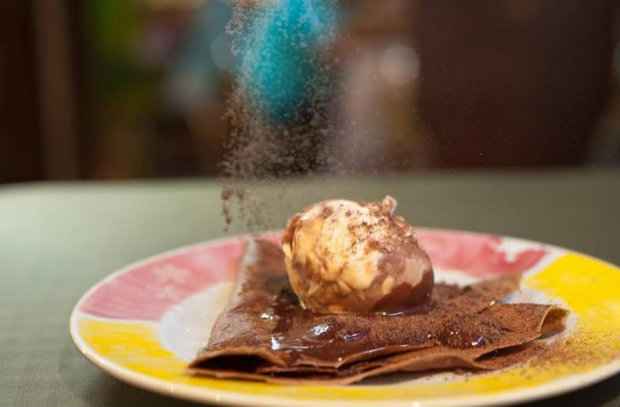 De sobremesa, a opo  o Barbo, que consiste em uma massa de chocolate ganache de brigadeiro com Ovomaltine. Foto: Thiago Cavalcanti/ Divulgao 