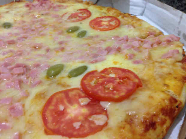 A pizza Daz Olinda  uma das mais pedidas, e est inclusa no cardpio da promoo. Foto: Diogo Carvalho/DP/D.A. Press