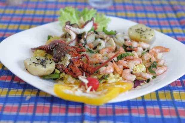 O Arroz de polvo com camares e lagosta d um show em decorao e sabor. No s ele. O cardpio do chef Ricardo Resende conta com 21 criaes. Foto: Joo Velozo/ Esp. DP/ D.A Press