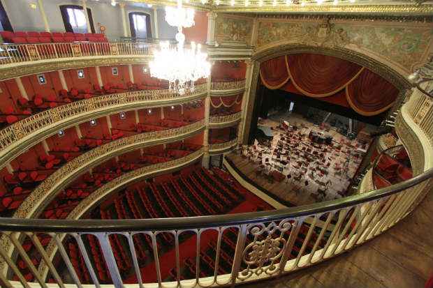 Inaugurado em 1850, o Santa Isabel  o segundo teatro mais antigo do Recife. Foto: Nando Chiappetta/DP/DA Press