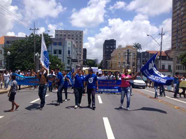 Grupo espera ser recebido por representante do governo. Foto: Anamaria Nascimento/DP/D.A Press