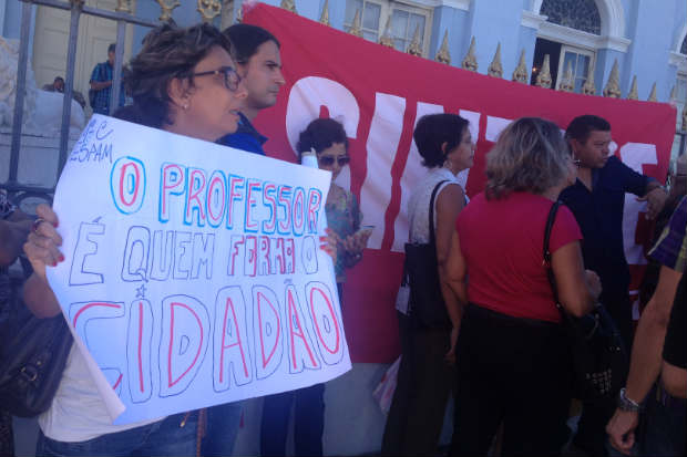 Categoria protestou em frente  Assembleia Legislativa na tarde desta tera (31). Foto: Anamaria Nascimento/DP/D.A.Press (Anamaria Nascimento/DP/D.A.Press)