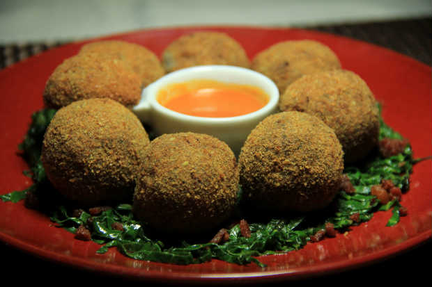 O Bolinho de feijoada  uma das opes mais pedidas de petiscos. Foto: Jpiter Comunicao/ Divulgao