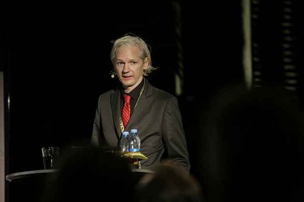 Julian Assange publicou milhares de arquivos confidenciais da Sony na sua pgina. Foto: New Media Days/Flickr/Reproduo