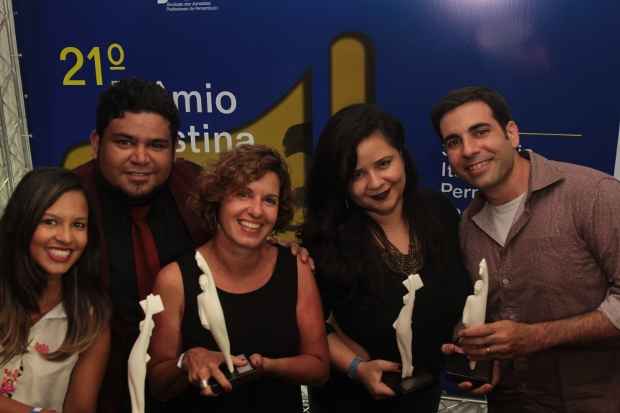 Alice, Ed, Teresa, Thatiana e Jarbas foram premiados em cerimnia na noite de ontem. Foto: Roberto Ramos/DP/D.A Press 