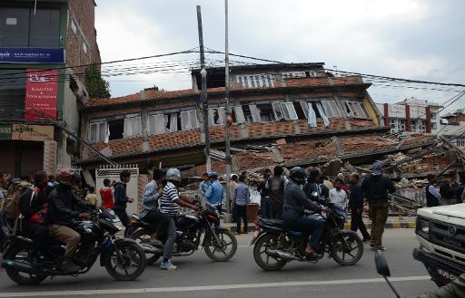 Tragdia destruiu vrios prdios, como este, em Katmandu. FOTO: AFP Prakash Mathema 
