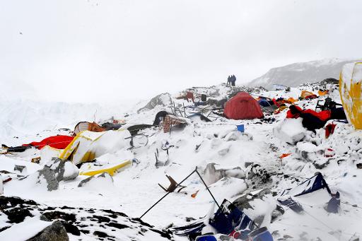 Acampamento no Everest devastado aps avalanche provocada pro terremoto, em 25 de abril de 2015. Foto: AFP Roberto Schmidt 