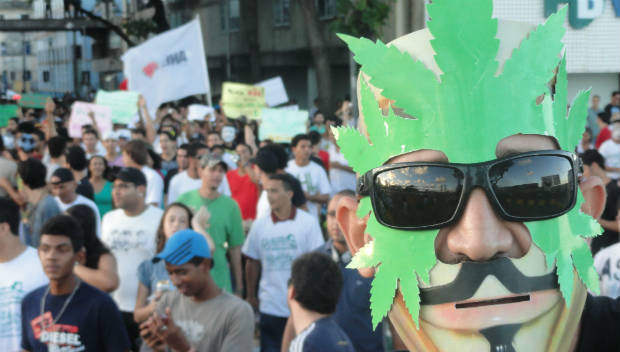 Marcha da Maconha  um dos eventos da programao do Maio Verde. (Wagner Oliveira/DP/D.A Press. )