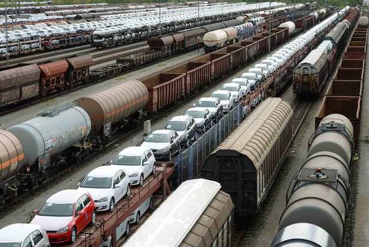 Os trens de carga parados em um depsito de mercadorias , em Munique , sul da Alemanha. Foto: AFP PHOTO