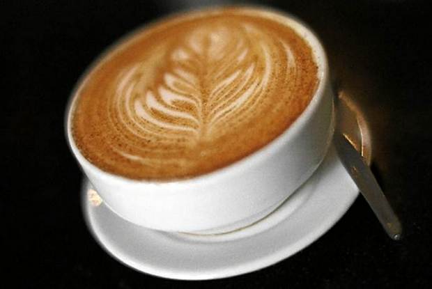 FOTO: Correio Braziliense/Reproduo (O popular cafezinho: indcios de que seis xcaras por dia retardaram efeitos da esclerose mltipla)