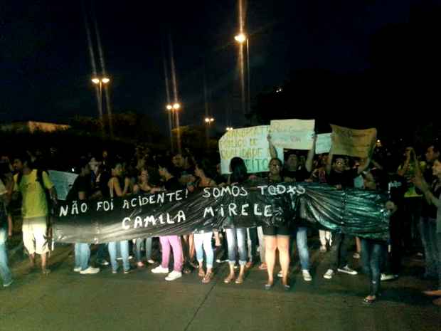 Manifestantes exigem apurao rigorosa no caso. Foto: Larissa Rodrigues/DP/D.A Press