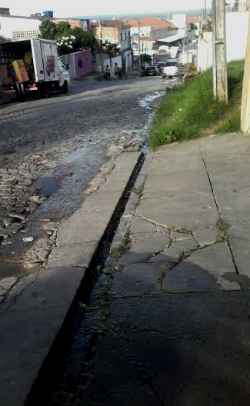 Problema na Rua do Bom Jesus dura quase dois meses. Foto: WhatsApp/Cortesia
