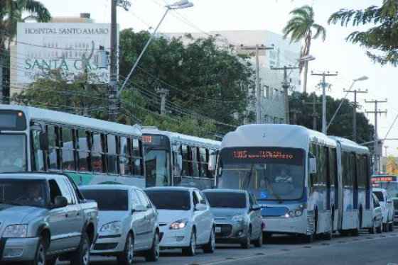 Corredor BRT na Avenida Cruz Cabug com velocidade de 4km/h. Foto: Aline Soares Especial DP/D.A.Press