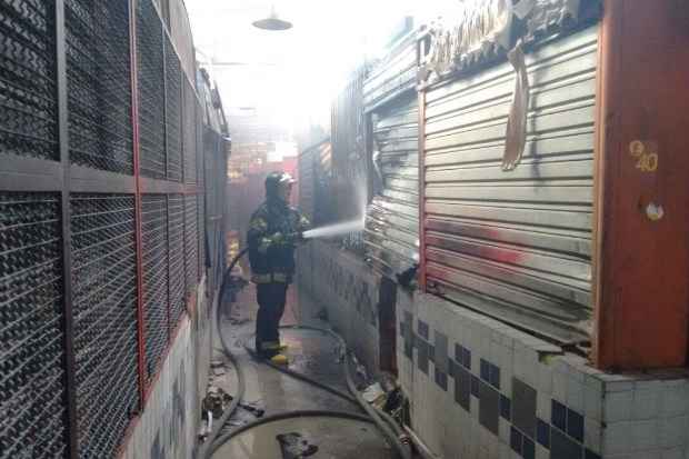 Em fevereiro, incndio atingiu 14 boxes. Corpo de Bombeiros/Divulgao
