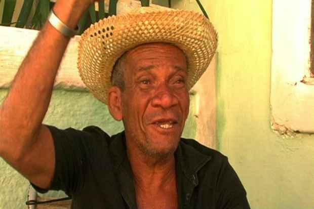 Mestre Pombo Roxo, do Coco Amaro Branco, era um dos ltimos artistas vivos do movimento em Pernambuco. Foto: Celso Pereira Jr.