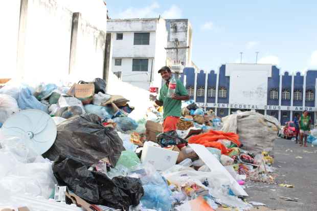 Apenas 3% do lixo do Recife  destinado  coleta seletiva. Foto: Brenda Alcntara