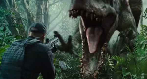 Dinossauro carnvoro maior que o tiranossauro  o vilo da aventura. Foto: Universal/ Divulgao