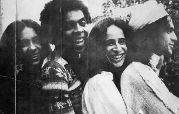 Com o Doce Brbaros, na dcada de 1970, Gal Costa, Gilberto Gil, Maria Bethnia e Caetano Veloso comemoraram 10 anos de trajetria. Foto: Arquivo/CB/D.A Press