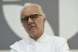 O chefe francs Alain Ducasse, em Paris, no dia 21 de maio de 2015
 AFP/Arquivos MARTIN BUREAU 