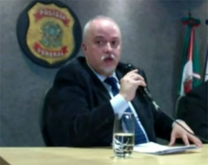 Procurador Carlos Fernando dos Santos durante coletiva nesta quinta-feira, em Curitiba, no Paran. Foto: Reproduo/Youtube