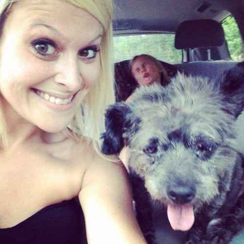 Nicole e Chester. Foto: Reprodução/Facebook/ Chester%u2019s Final Journey Nicole e Chester. Foto: Reprodução/Facebook/ Chester%u2019s Final Journey
