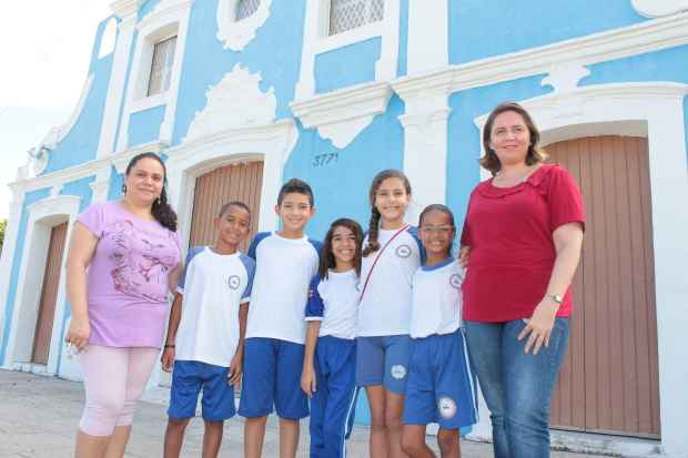 Turma da Escola Edison Gomes do Rego explorou os pontos tursticos em comemorao aos 80 anos da cidade. Foto: Brenda Alcntara/Esp.DP/D.A.Press.