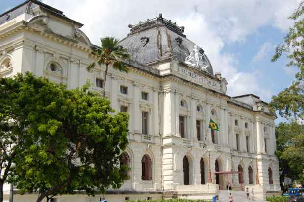 Sede da Faculdade de Direito do Recife no bairro da Boa Vista. Foto: Dantadd/Reproduo