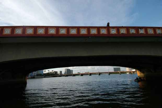 Ponte Maurcio de Nassau  herana do Perodo Holands. Foto: Jaqueline Maia/DP/DA Press