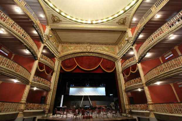 Teatro de Santa Isabel recebe montagem com ator Andr Gonalves neste fim de semana. Foto: Nando Chiappetta/DP/DA Press