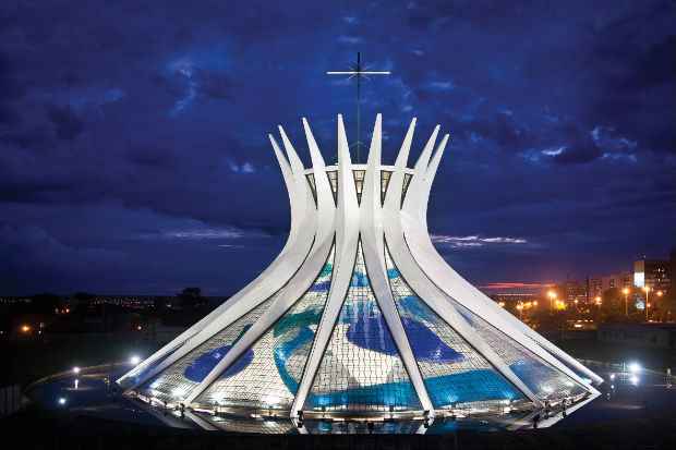 Vitrais da Catedral de Brasilia da artista Marianne Peretti. Foto: Breno Laprovitera/Divulgao. 