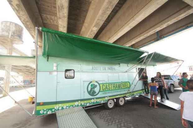 Segundo funcionrios da Superintendncia de Meio Ambiente,  esperado que o catramvel volte a operar no incio da prxima semana, assim que voltar da oficina. Foto: Divulgao/ Prefeitura de Jaboato dos Guararapes