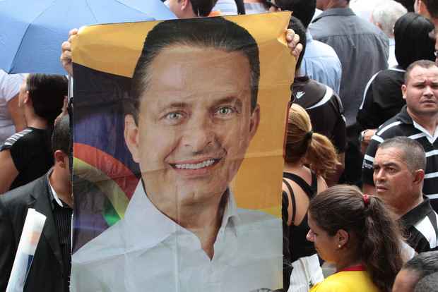 Velrio do ex-governador causou uma grande comoo popular. Foto: Nando Chiappetta/DP/D.A Press
