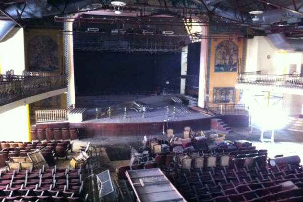 As obras do Teatro do Parque comearam em janeiro passado e esto previstas para terminar em 2016. Na foto, parte interna do teatro em maro deste ano. Crdito: Isabelle Barros/D.P/D.A. Press