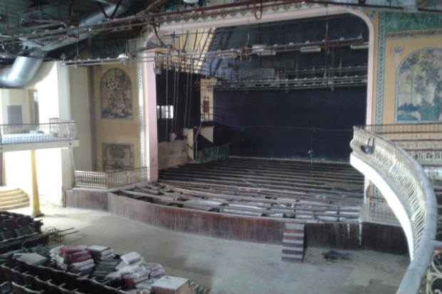 Piso do Teatro do Parque foi retirado e Prefeitura diz ter resolvido o problema de drenagem do local. Crdito: Isabelle Barros/D.P/D.A Press