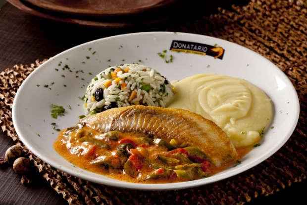 Entre os pratos oferecidos nos restaurantes está o filé de peixe ao molho de coco. Foto: Dante Barros/Divulgação Entre os pratos oferecidos nos restaurantes está o filé de peixe ao molho de coco. Foto: Dante Barros/Divulgação