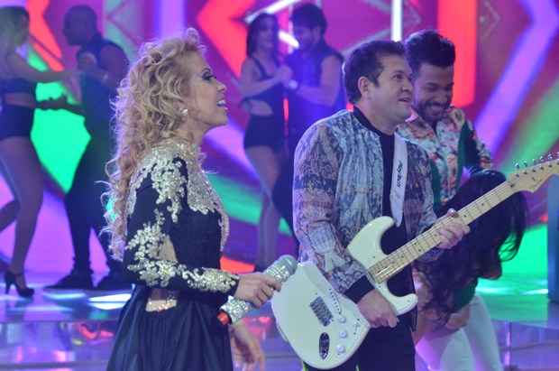 A dupla gravou o Programa da Sabrina, que vai ao ar no sbado (29). Foto: TV Clube/Record/Divulgao
