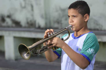 Davidson da Silva aprendeu a tocar trompete. Foto: Rafael Martins/ Esp. DP/ D.A Pres