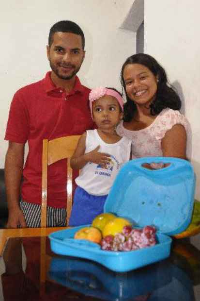 Raiana de Oliveira, mudou a lancheira da filha para melhor com orientao da escola.