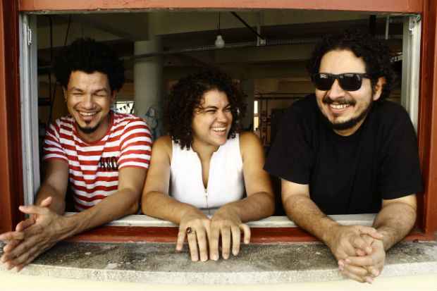 Z Manoel, Isadora Melo e Juliano Holanda. Amizade transportada para os palcos. Foto: Mery Lemos/Divulgao