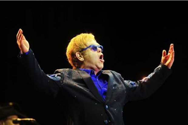 Msico Elton John  uma das atraes do primeiro fim de semana do Rock in Rio. Foto: Divulgao