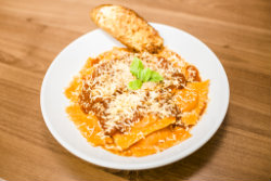 Casa também tem pratos para o almoço. Foto: Esta online/Divulgação Casa também tem pratos para o almoço. Foto: Esta online/Divulgação