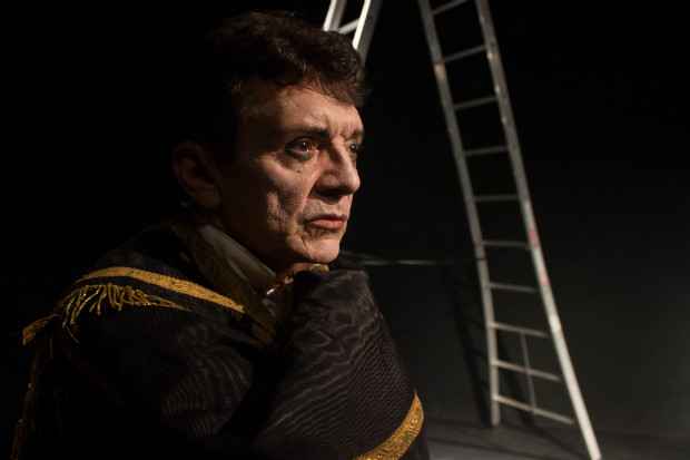 Manoel Carlos encena dramaturgia clssica no Espao Fiandeiros. Crdito: Carla Sellan/Divulgao